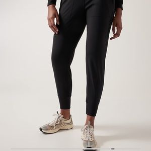 Athleta Venice Jogger small tall